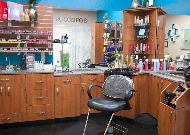 Pretty Please Salon, beauty salon in Longview, WA, photo 5 of 6